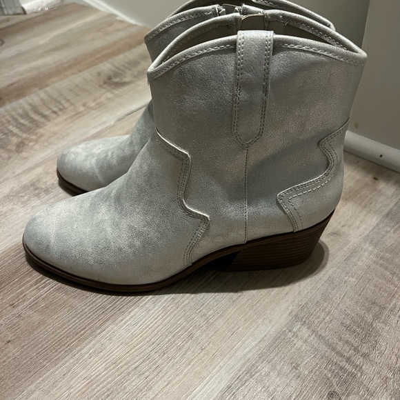 Dr. Scholl's Shoes - Dr. Scholl's Light Gray Ankle Boots